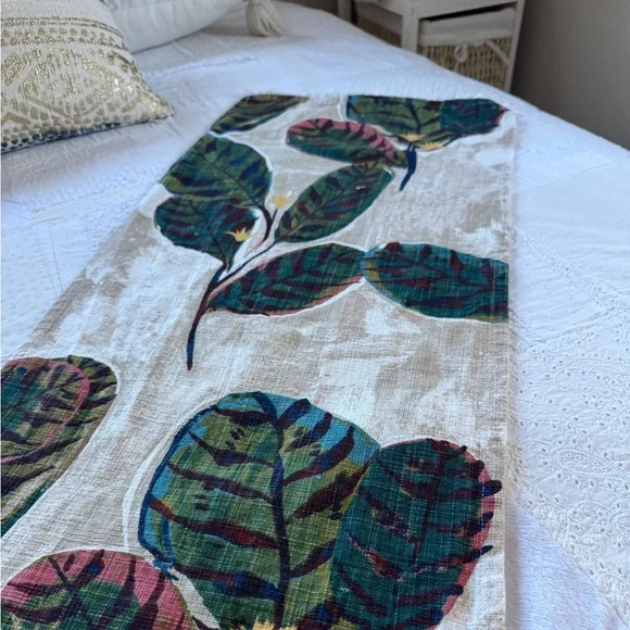 Table Runner - Picture 13 of 16